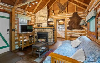 Cozy & Quaint Living area with futon